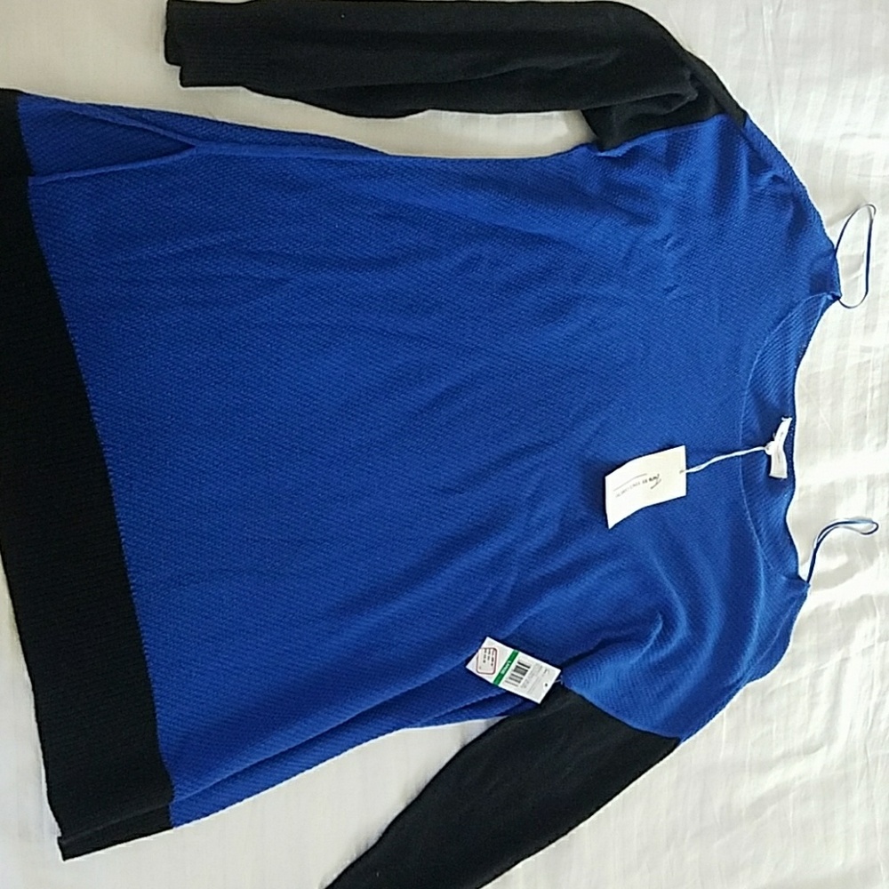 Vince Camuto assymetrical sweater size L